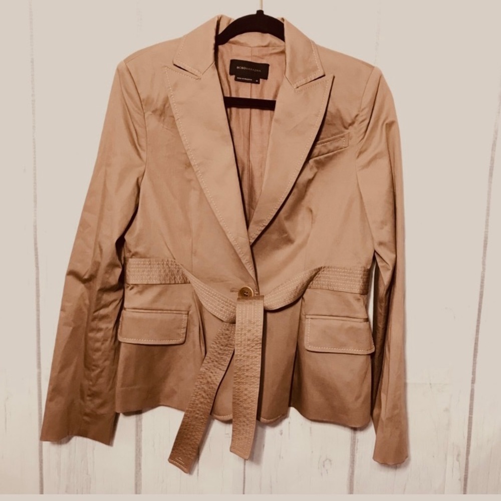 ♥️BCBG MAXAZRIA LUCIANA SzM Tie-Front Wrap Blazer. Silky smooth material
